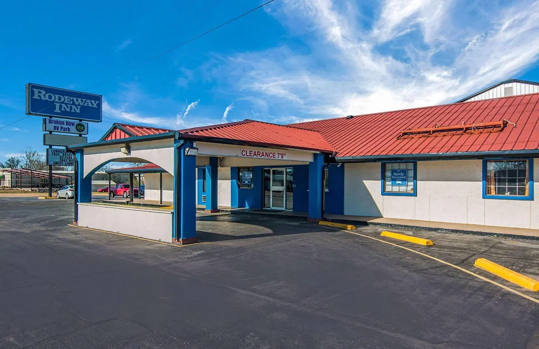 Rodeway Inn Broken Bow-Hochatown-1