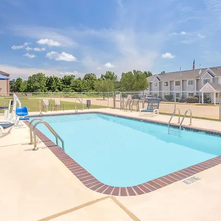 Microtel Inn & Suites By Wyndham Broken Bow-3